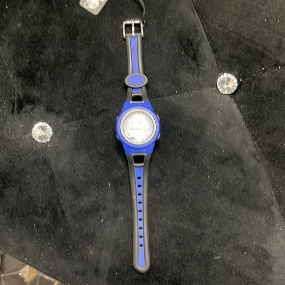 At Hardy watch - Picture 3 of 5